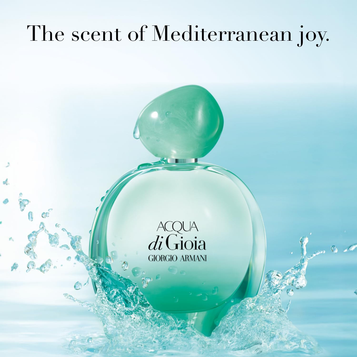 Armani Beauty Acqua di Gioia Intense, luz solar realza el color turquesa del frasco.