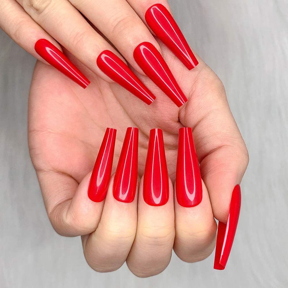 Artquee uñas rojas elegantes brillan para fiestas y citas.