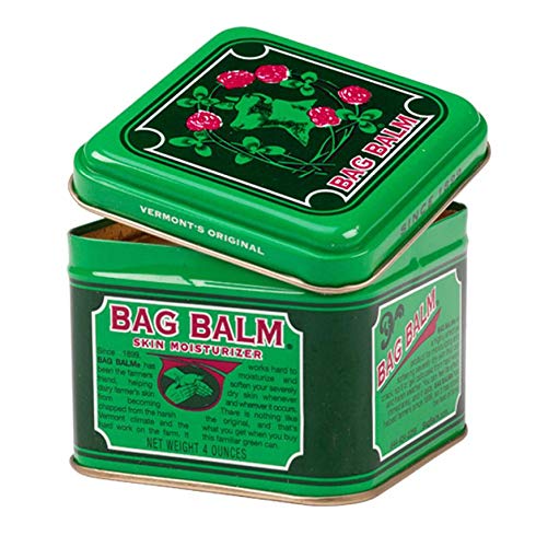 Aplicación de Bag Balm en manos y labios para suavizar piel seca.