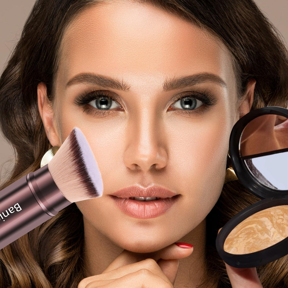 Banidy brocha Kabuki con tapa protectora mantiene las cerdas limpias.