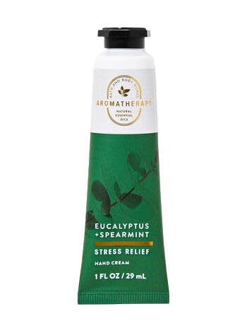 Bath & Body Works crema de manos con karité: eucalipto y menta para piel suave.