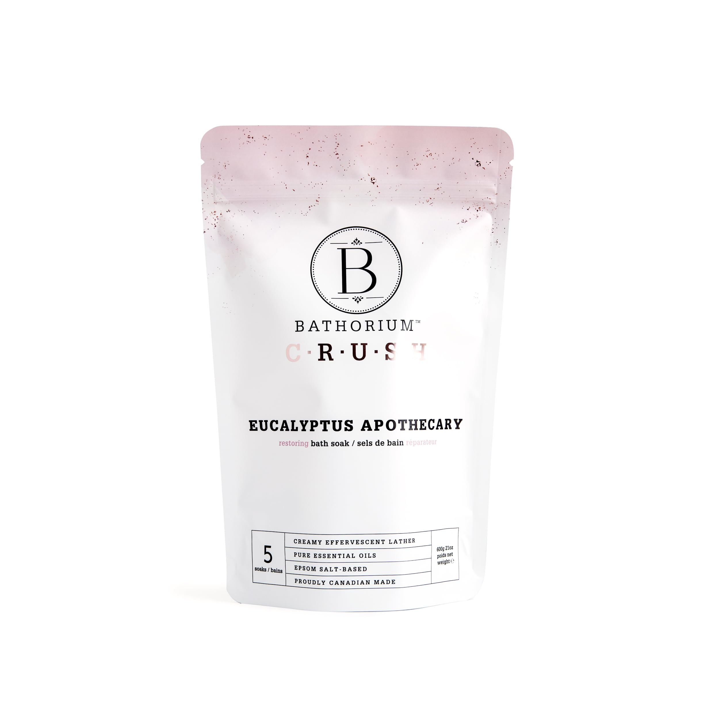 Bathorium Eucalyptus Apothecary Crush botella vertiendo para uso post-entrenamiento y relajación