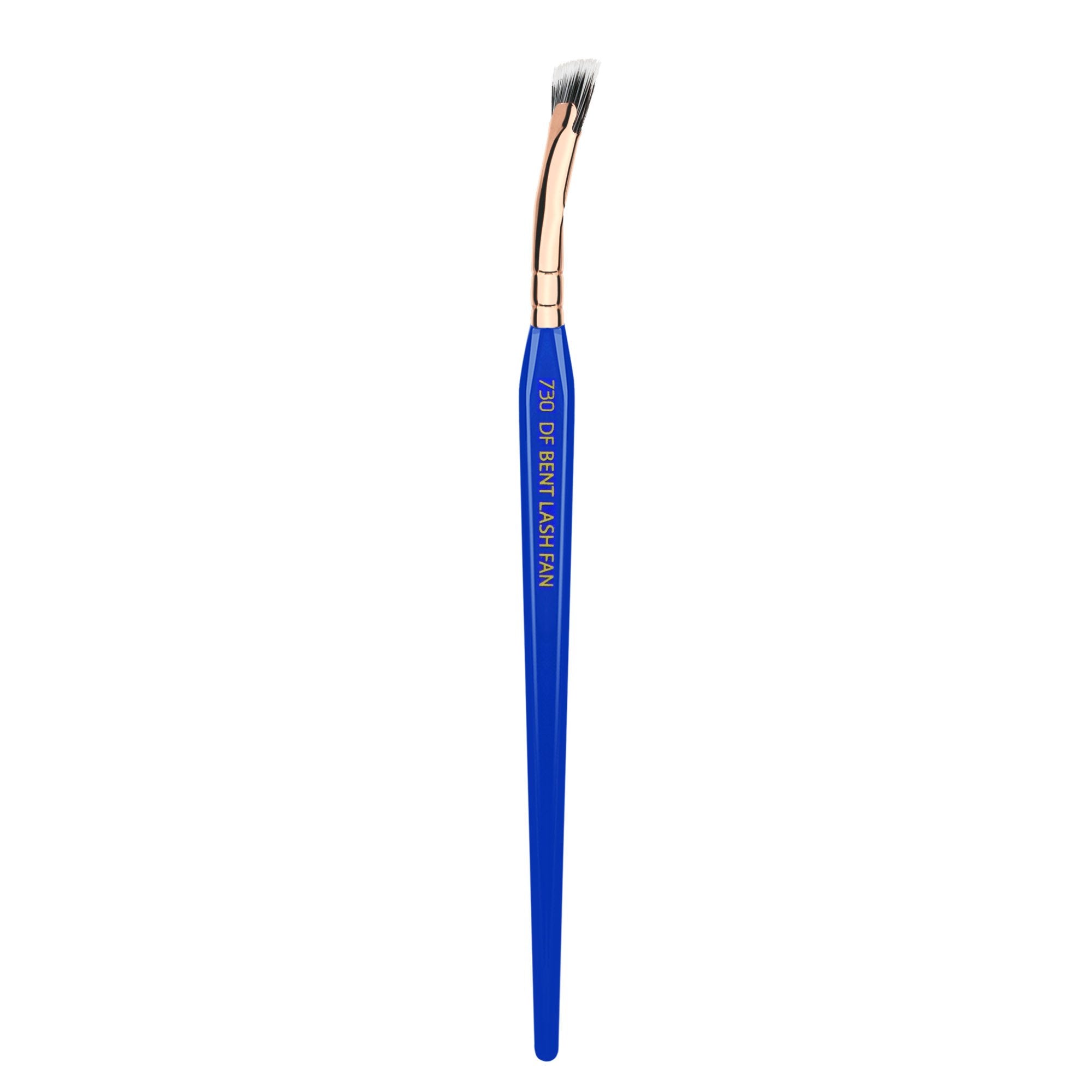 Brocha Bdellium Tools para máscara, diseño bent fan para llegar a las raíces de pestañas.