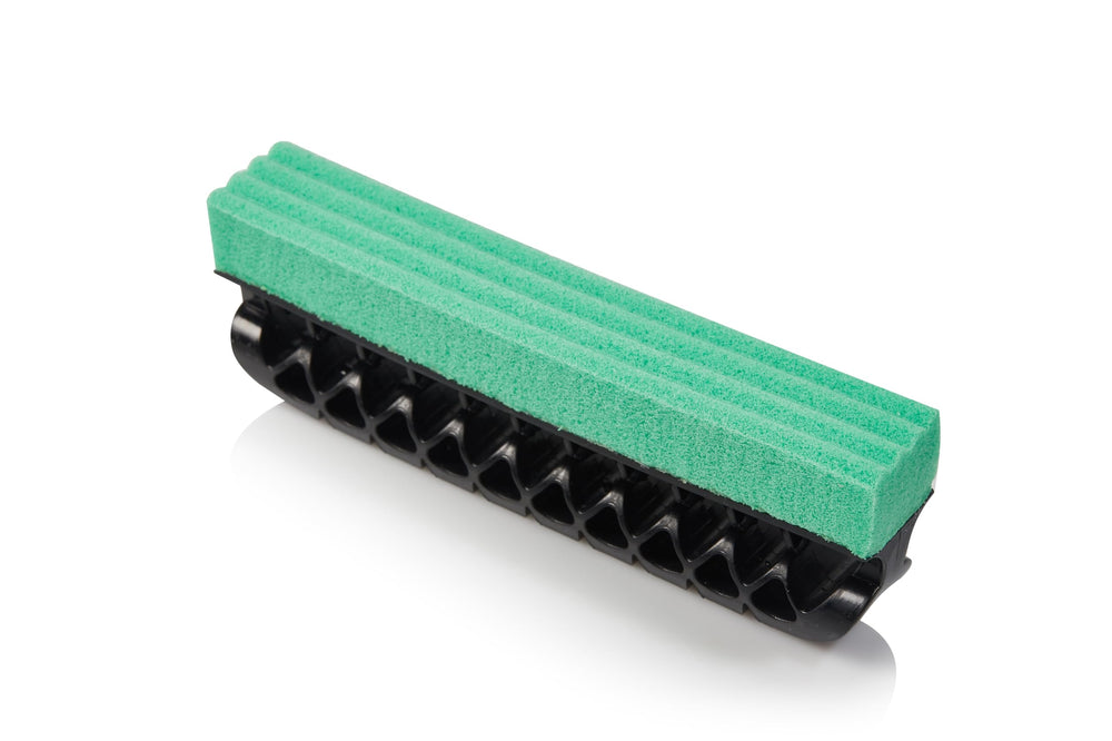 Diseño estético Beard Bar Pro que complementa la decoración del baño.