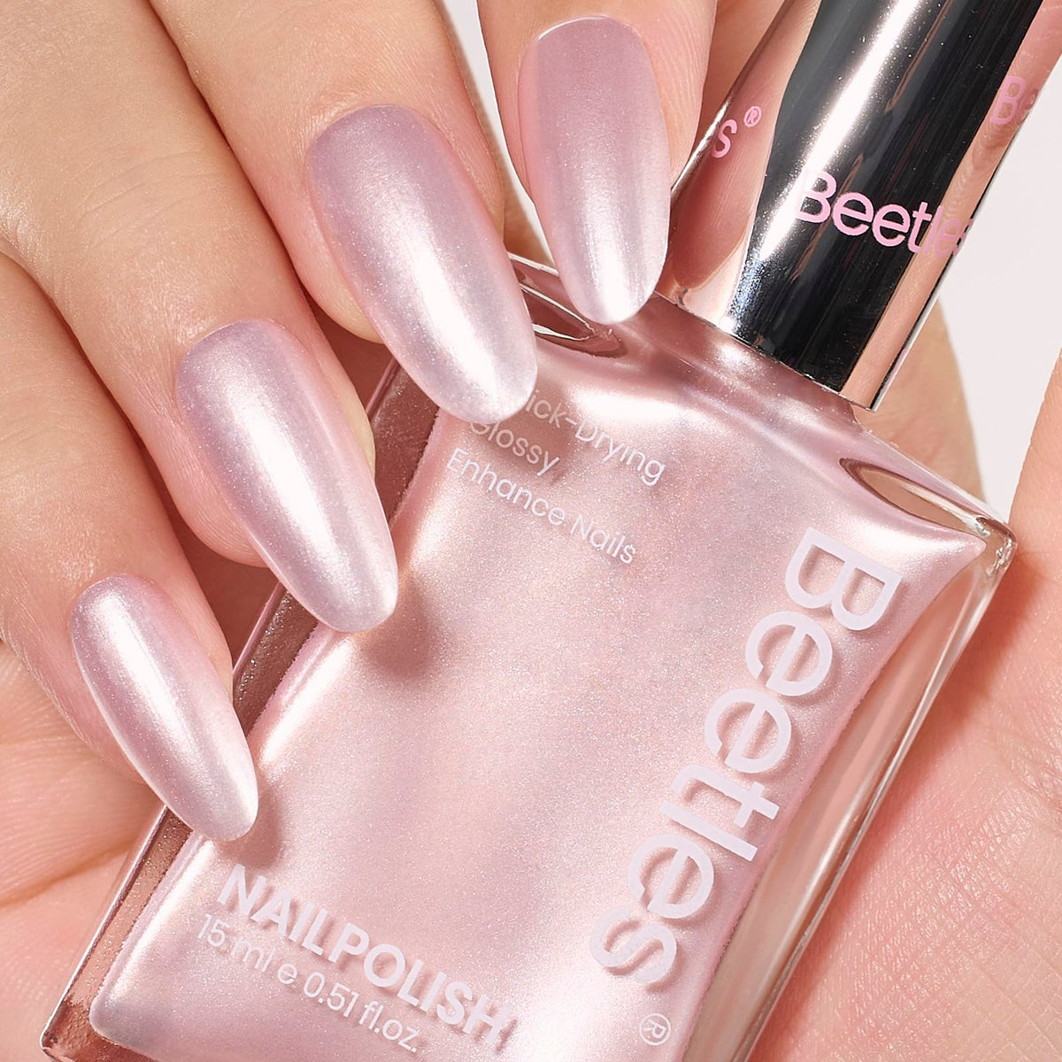 Beetles Esmalte Rosado Perla en frasco, acabado suave y rápido para uso diario.