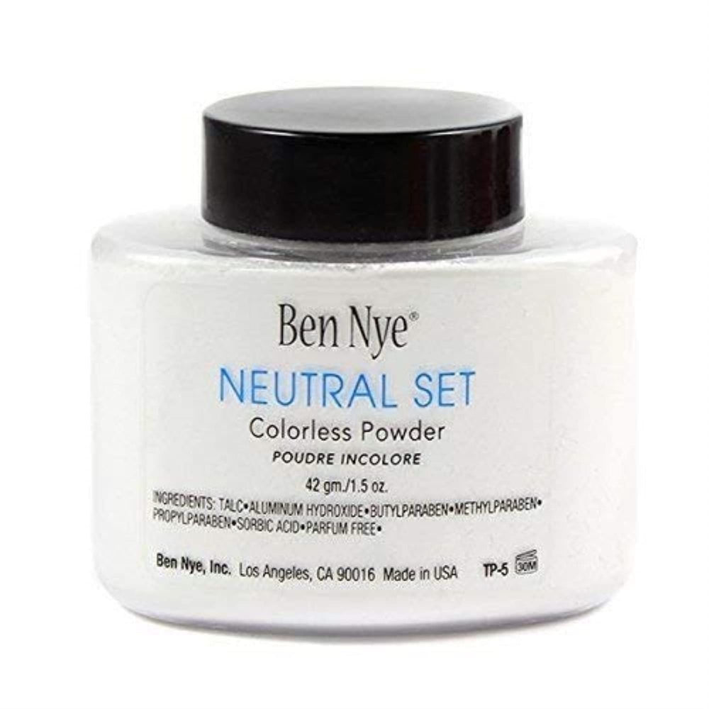 Ben Nye polvo fijador neutro visto de frente, ayuda a fijar maquillaje con acabado suave.