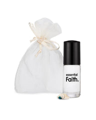 BFYSYO Fe Esencial Roll-On: aplicador en uso para aroma duradero y cómodo.