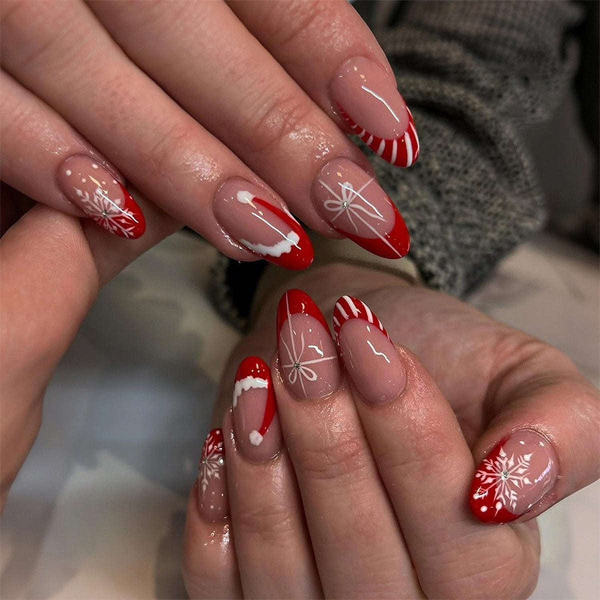 Uñas postizas BHOOKA con copos de nieve para fiestas festivas.