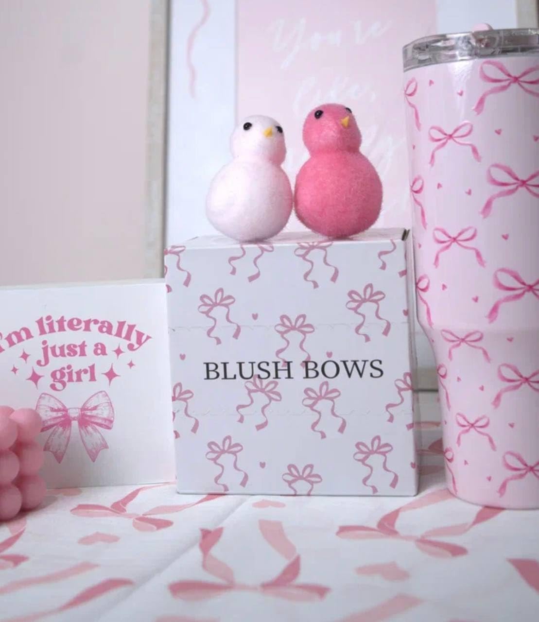 Blush Essentials motif noeuds blush apportant esthétique en salon