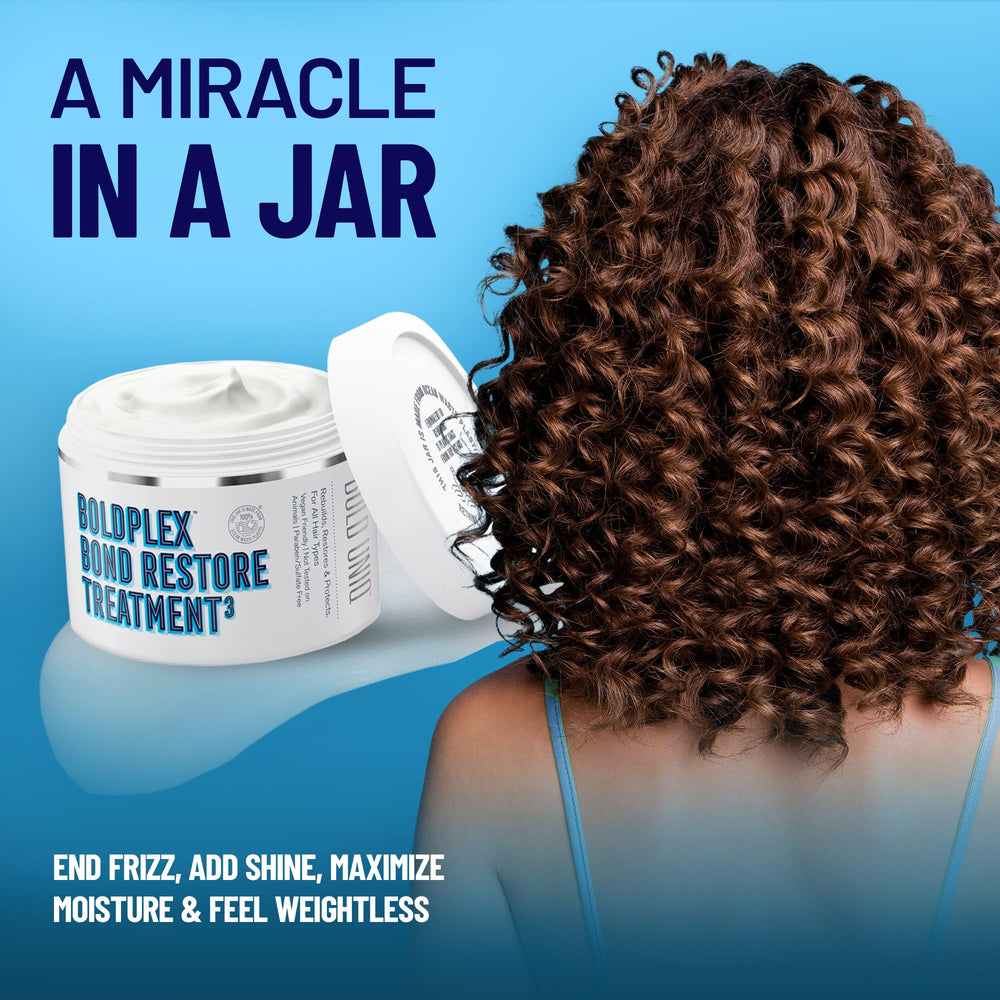 Cabello dañado recibiendo tratamiento BoldPlex para suavidad