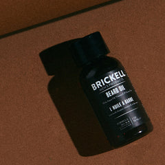 Brickell Barba: botella con gotero para aplicación precisa del aceite.