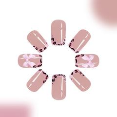 Uñas BSBTBZ tono piel, cubiertas completas para un acabado natural.