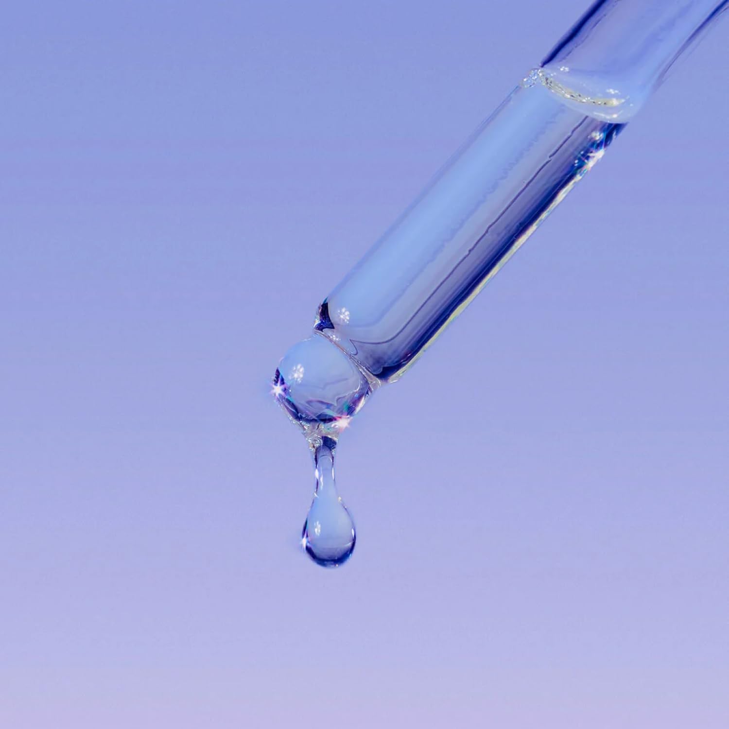 Gotas claras de Float On, efecto hidratante y calmante.