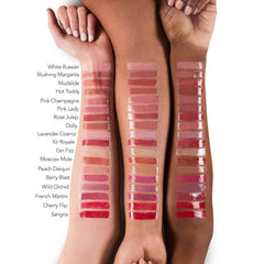 Buxom Dolly: echantillon couleur et rendu satine sur les lèvres.