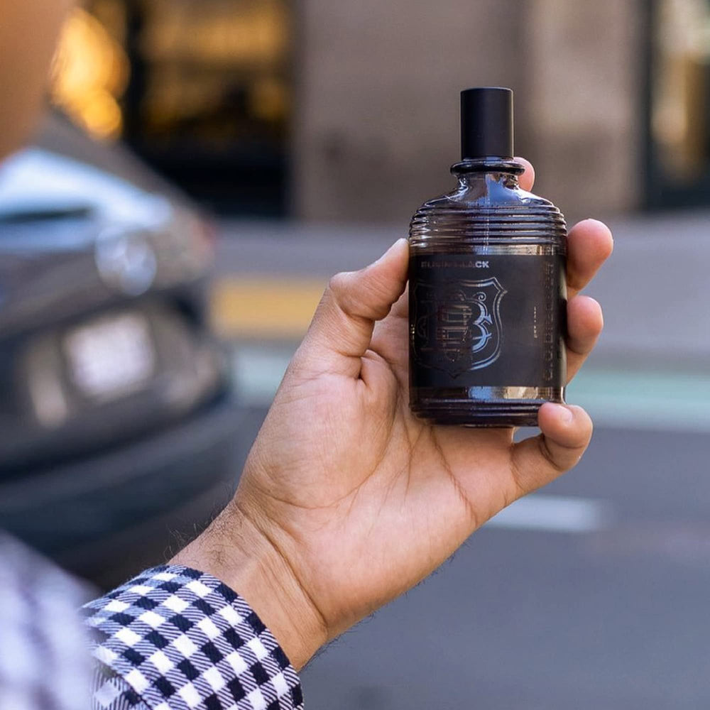C. O. Bigelow Elixir Black, uso en vanity, complemento perfecto para looks modernos.