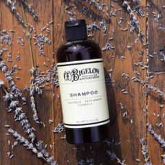 Aroma relajante de lavanda y menta para una experiencia sensorial con el champú.