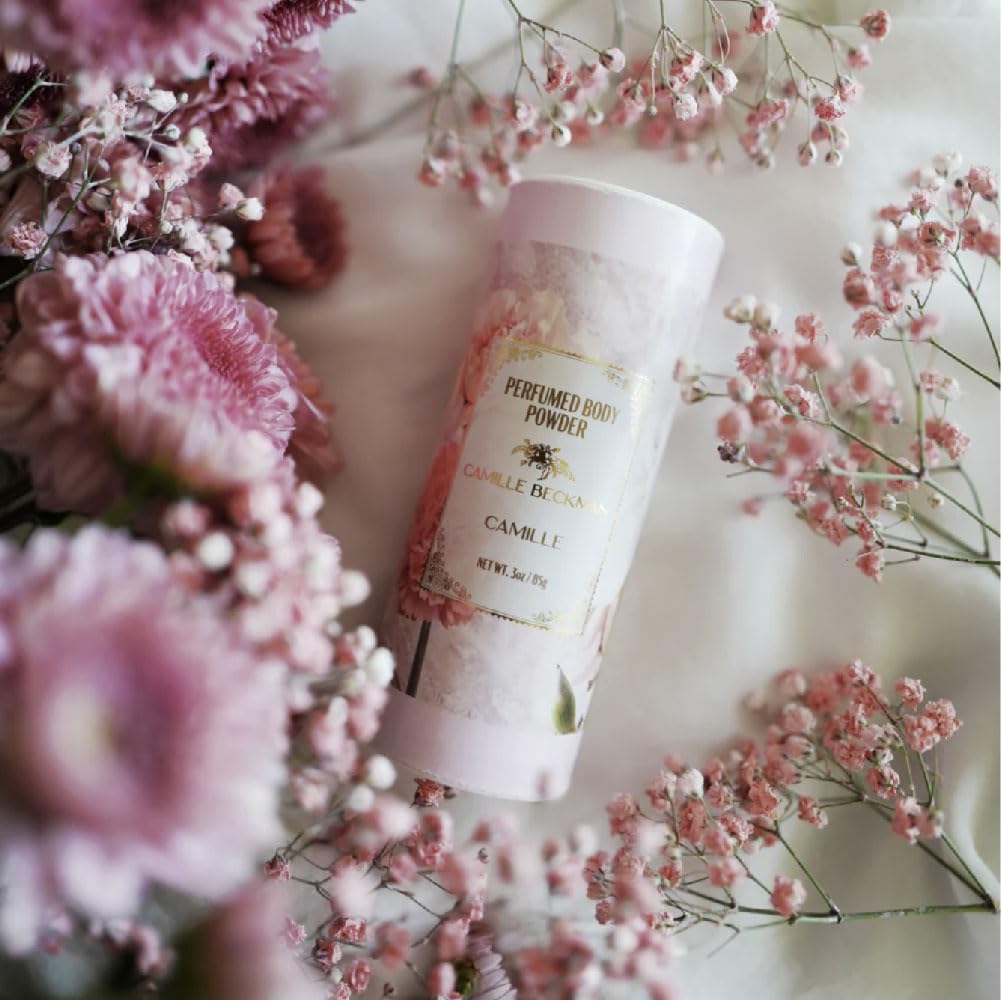 Camille Beckman fragancia floral con clavel e iris para aroma suave.