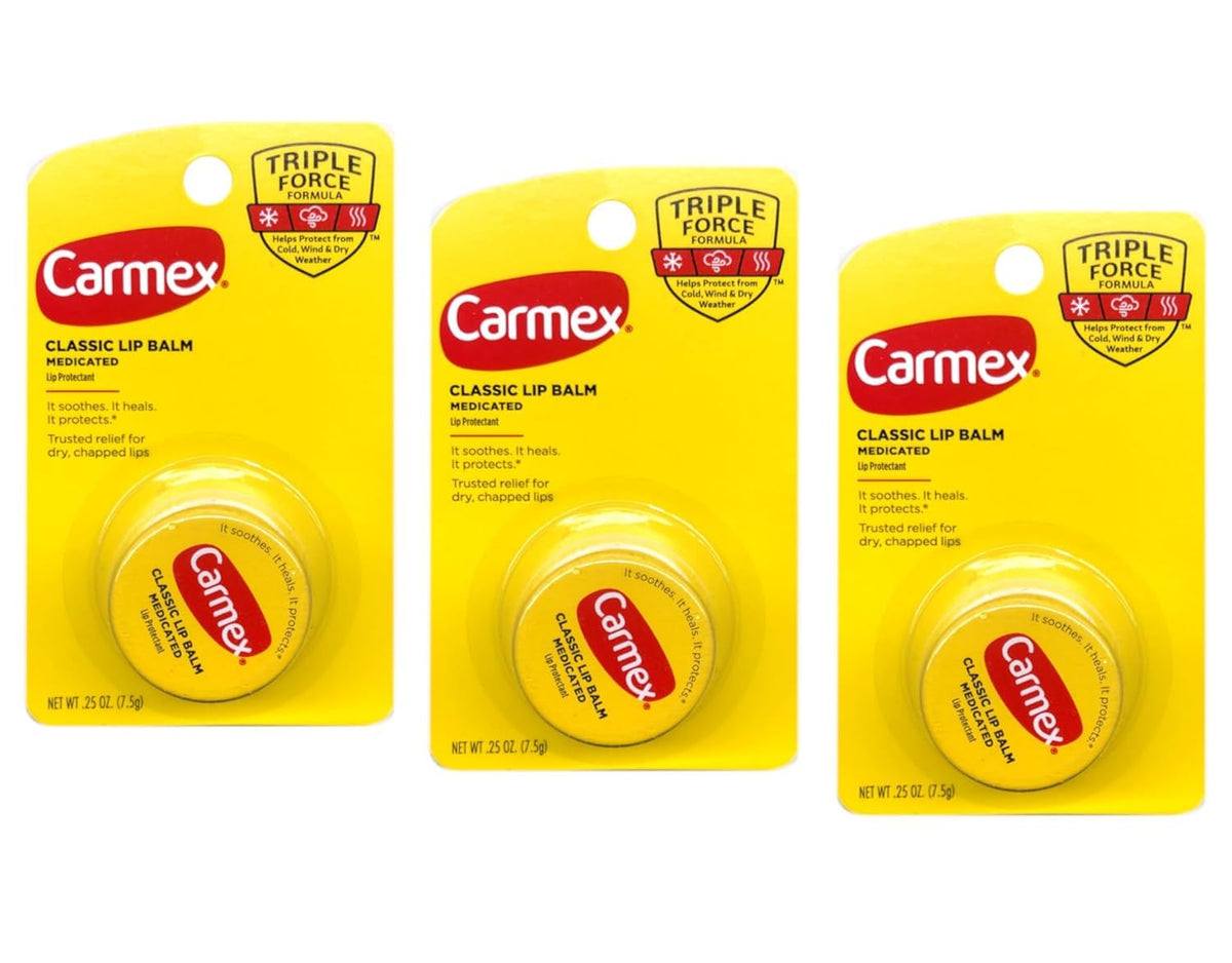 Carmex Balsamo labial clásico medicado, enfoque paquete de 3 para uso diario.