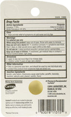 Carmex Balsamo labial textura suave, enfoque aplicación suave para labios hidratados.
