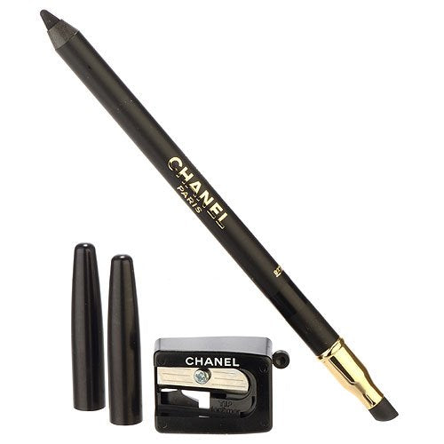 Chanel Le Crayon Yeux 01 Noir – application rapide avec taille-crayon inclus.