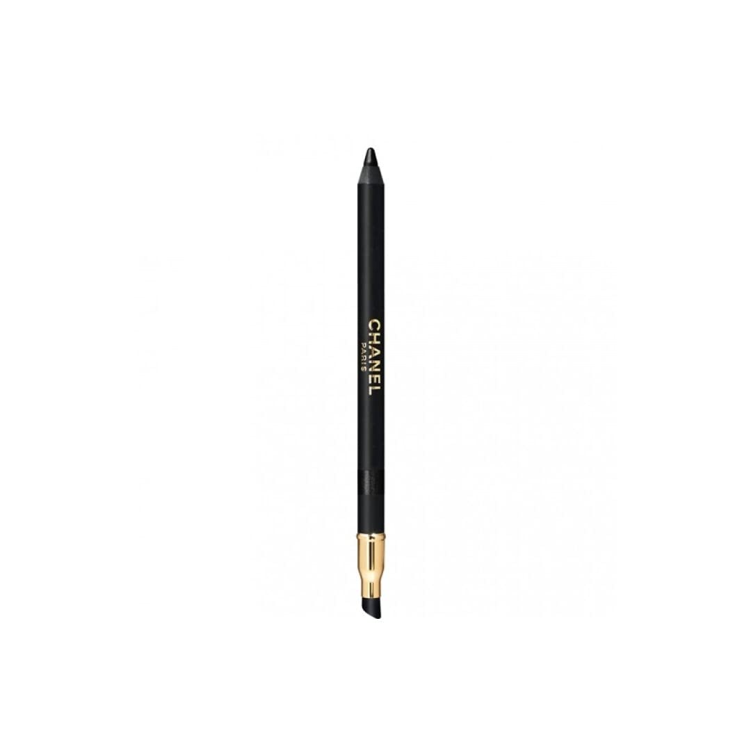 Chanel Le Crayon Yeux 01 Noir – halo doux pour un look velouté.