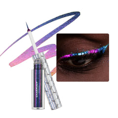 CHARMACY delineador líquido camaleónico con destellos multicolor para ojos llamativos.
