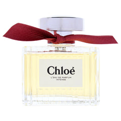 Chloe LEau De Parfum Intense, notas de frambuesa y rosa para un aroma duradero.