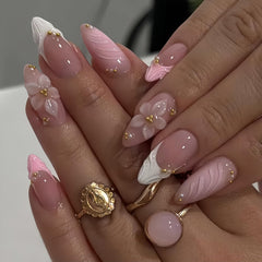 CnSybaris uñas 3D con flores en relieve en almendra rosa, ideal para uso diario.