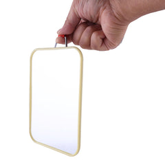 Coghlan's Espejo de camping, colgado del poste de tienda para arreglos rápidos y señalización.