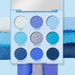 ColourPop Blue Moon: aplicación precisa con brochas para un color más intenso.