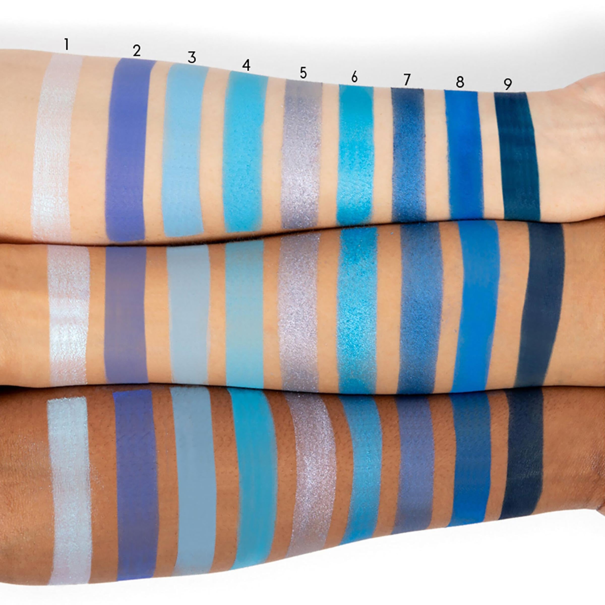 ColourPop Blue Moon: sombras duocrómicas que aportan destellos iridiscentes en tonos azules.