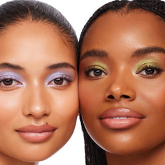 ColourPop Super Shock Shadow ofrece brillo glitter con mínimo fallout para brillos duraderos.