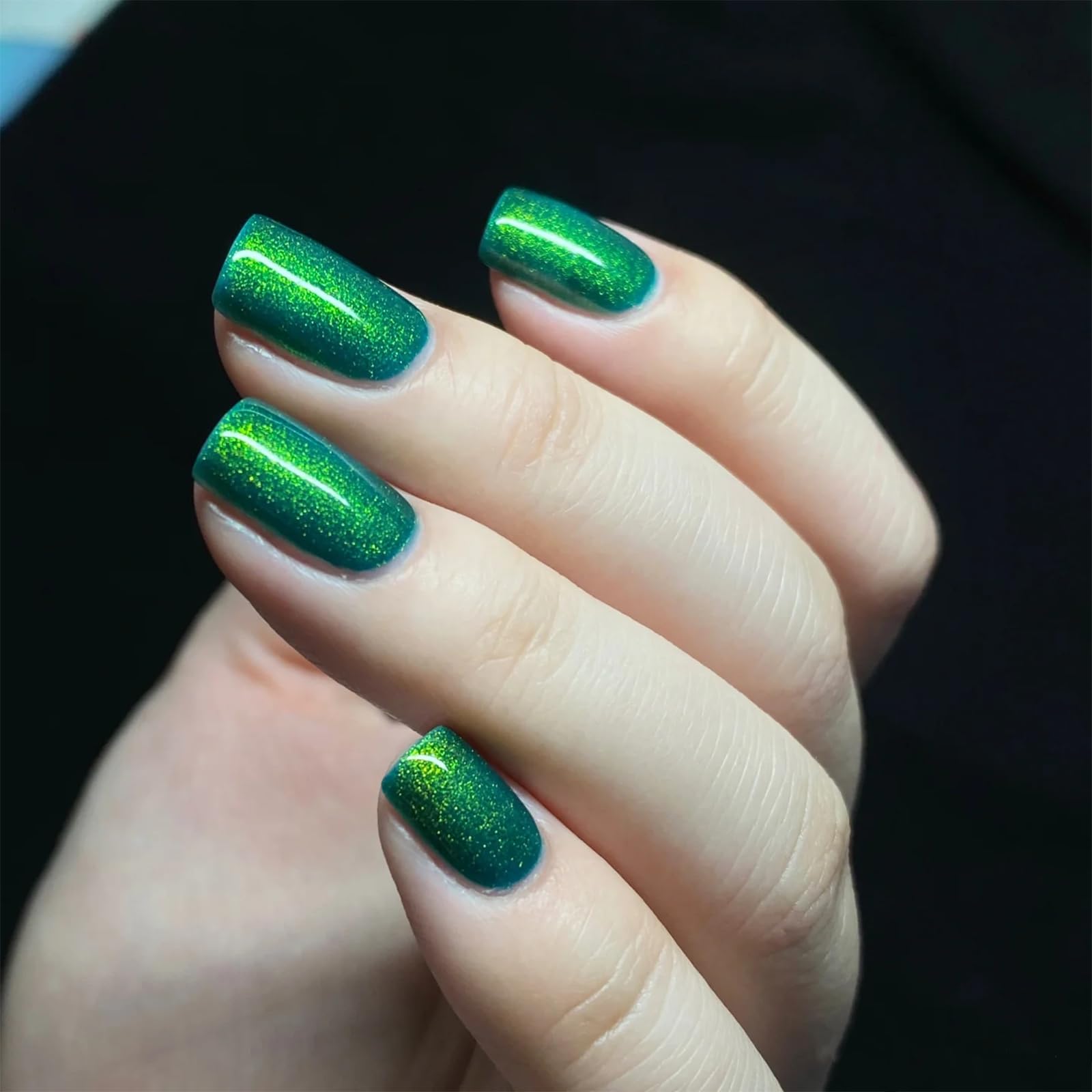COSMOO Glitter Verde Oscuro – textura cremosa para dos capas uniformes