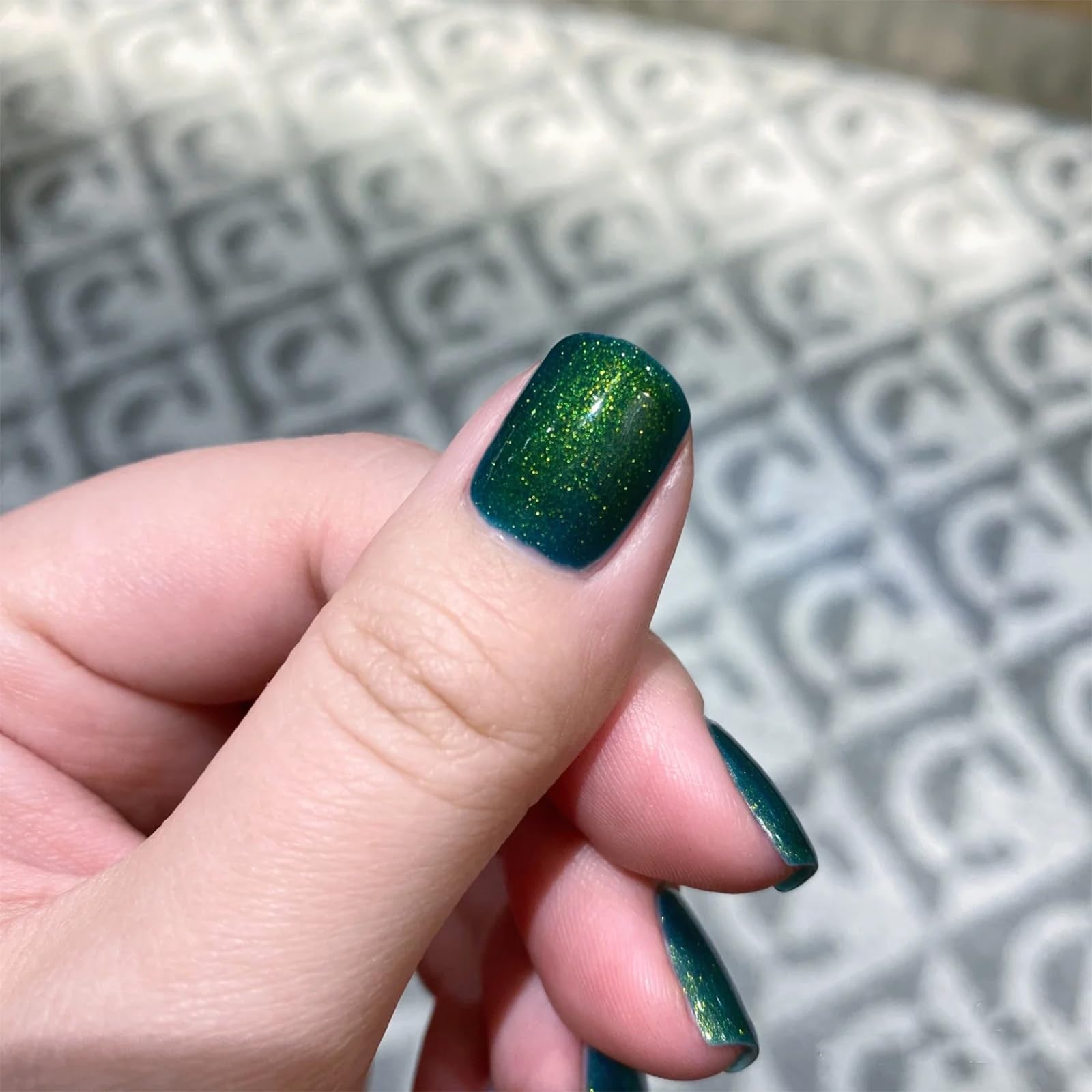 COSMOO Glitter Verde Oscuro – envase de 12 ml, práctico para llevar