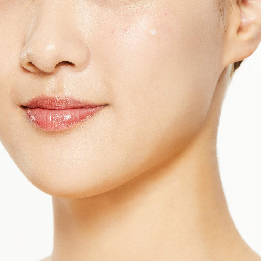 Adhesion test on curved areas like jawline with COSRX patch.