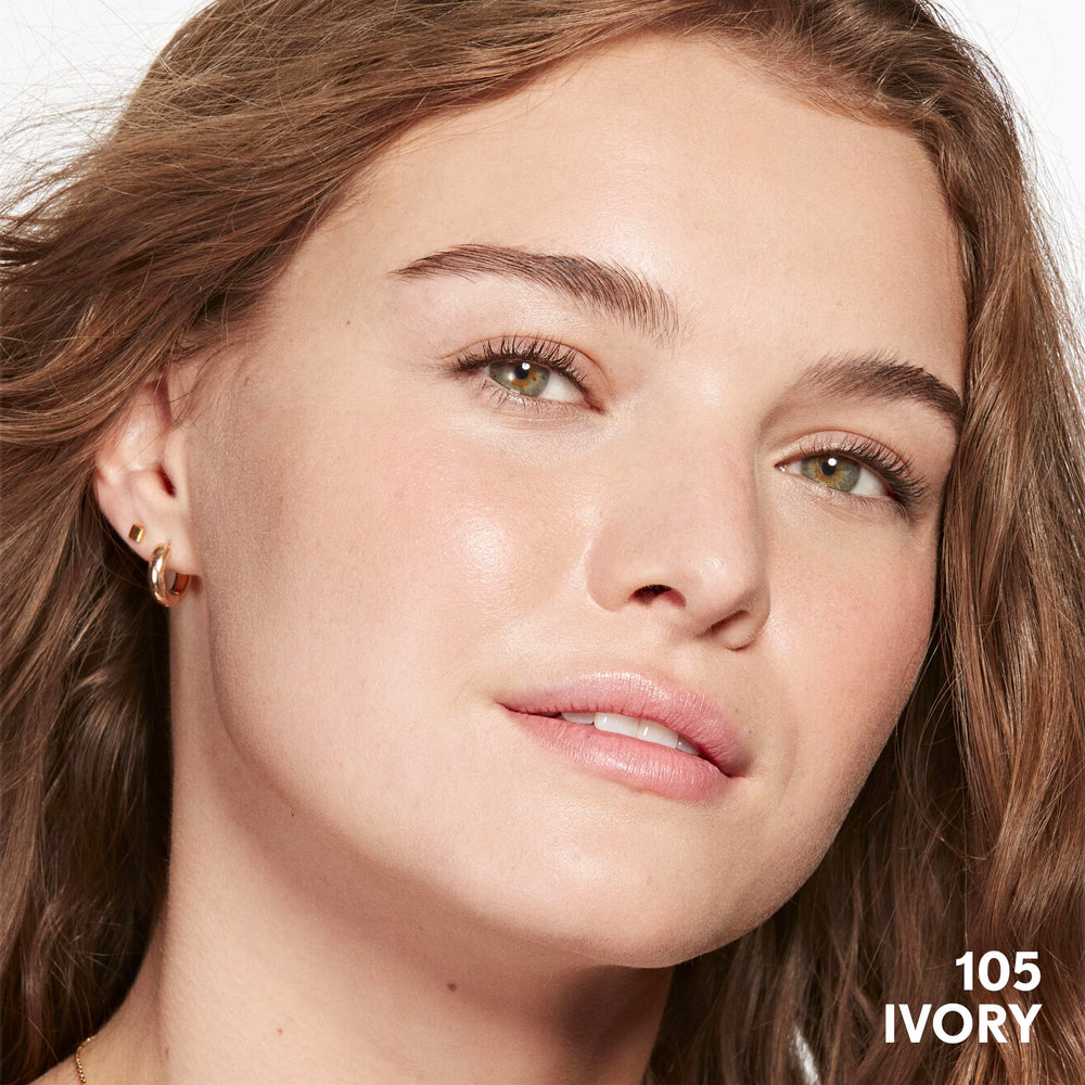 COVERGIRL base de maquillaje invisible en tubo reciclado con 30% PCR.