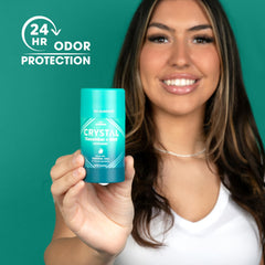Crystal Essence envase de 70 g, práctico para viaje o bolso.