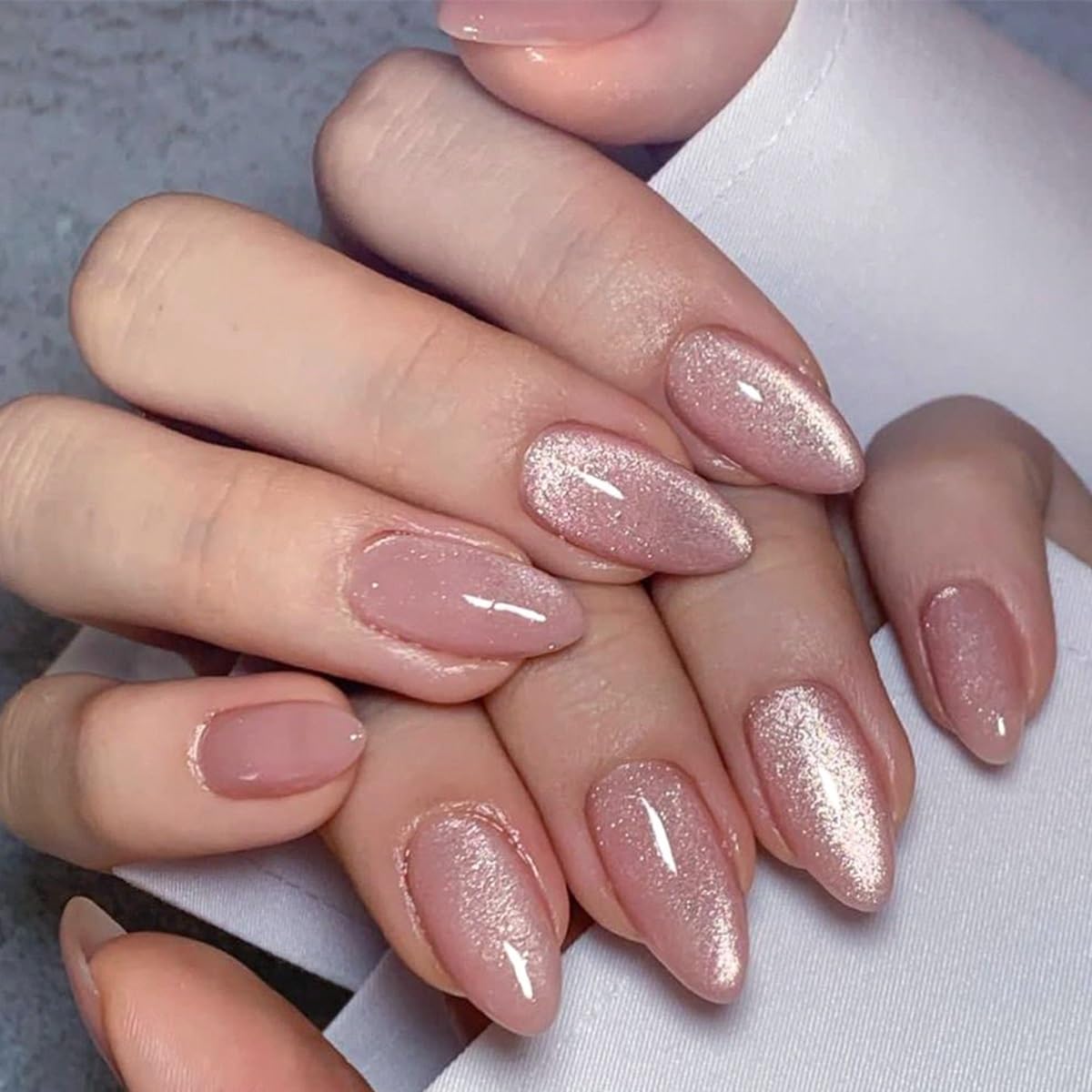 CTTHNBD Almond Press on Nails Medium, rosa glitter, lista para un manicure glamoroso.