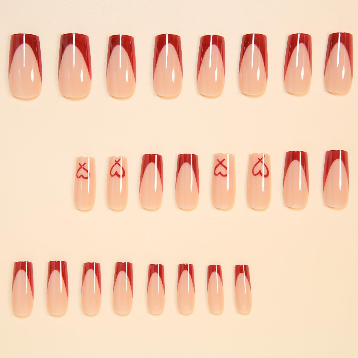 CTTHNBD corazones en diseño de uñas, detalle elegante para fiestas.
