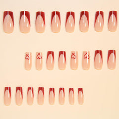 CTTHNBD corazones en diseño de uñas, detalle elegante para fiestas.