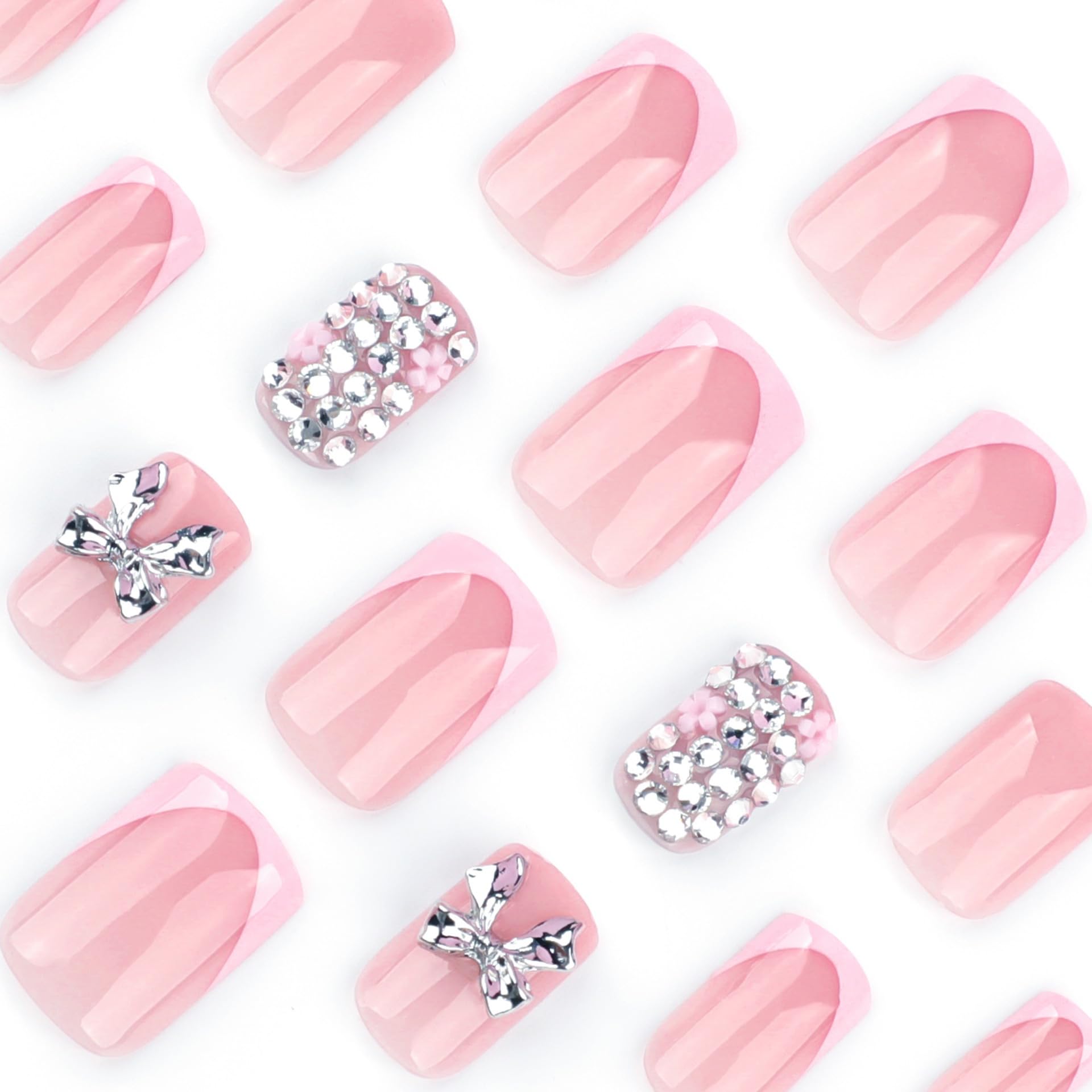 CTTHNBD uñas con rhinestones para ocasiones especiales y un brillo sutil.