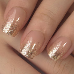 Curvlife diséo Francesa Dorada brilla con gel ligero para un look sofisticado
