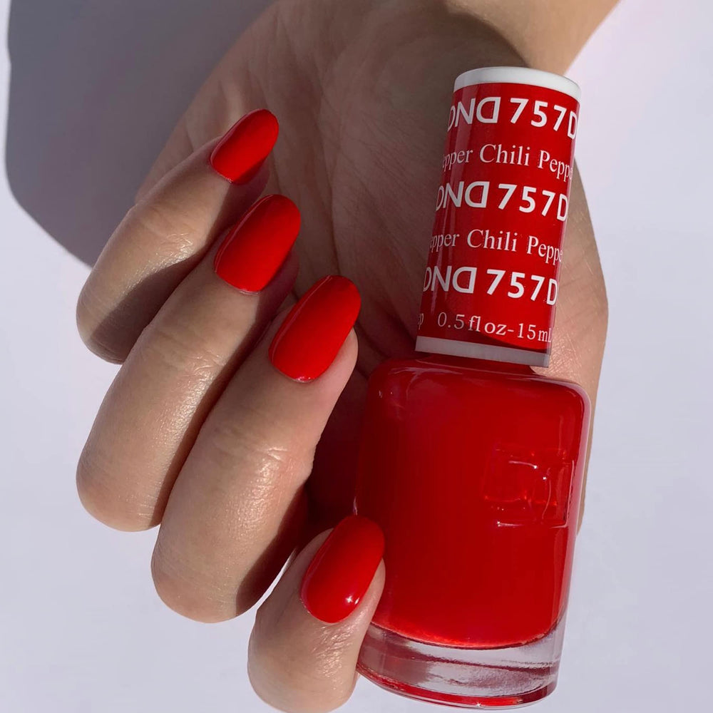 Daisy DND Chili Pepper esmalte en botella, acabado rojo duradero