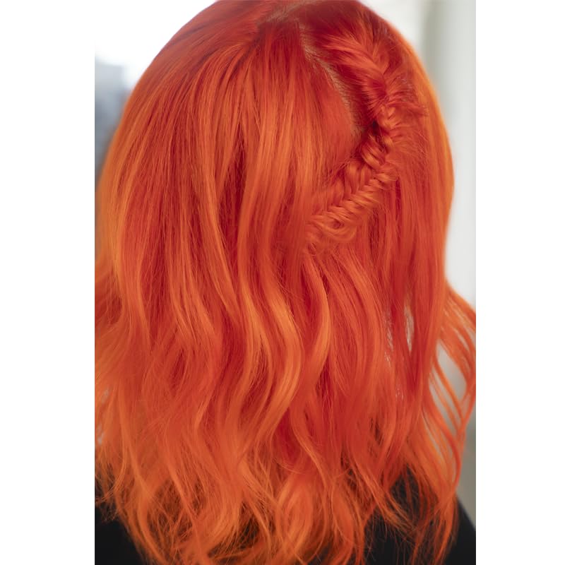 Danger Jones fórmula nutritiva cuida el cabello mientras intensifica el color.