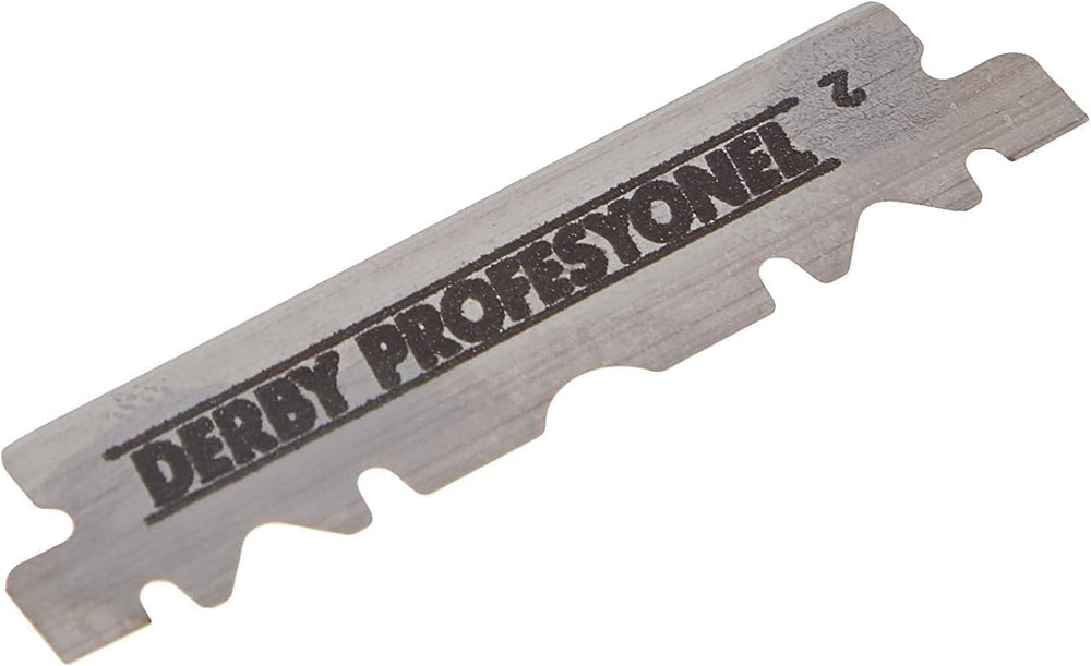 Corte preciso con Derby Professional para navaja recta en casa.