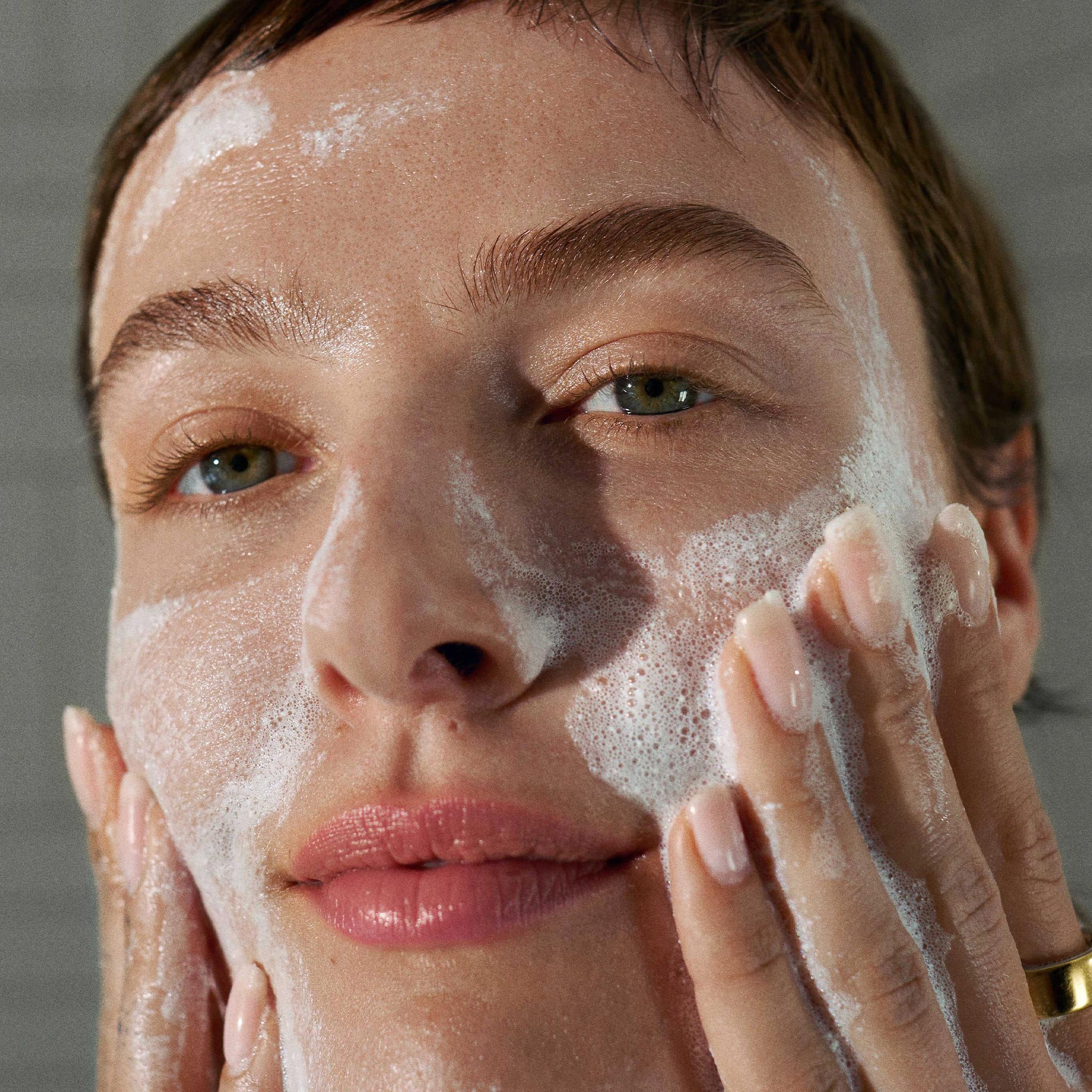 Dermalogica Daily Microfoliant, deja un tono más uniforme tras su uso regular
