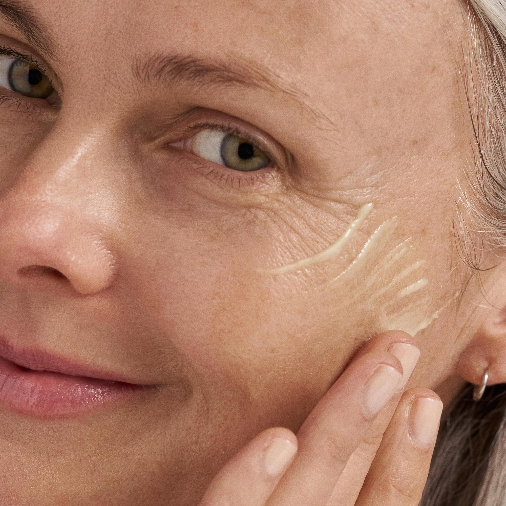Dermalogica suero retinoide, tono de piel más uniforme.
