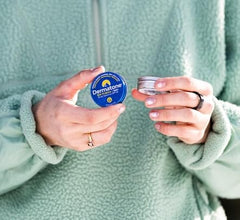 Dermatone bálsamo SPF23 resistente al agua: protección duradera para actividades al aire libre.