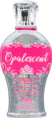 Devoted Creations Opalescent Lotion de bronzage – bouteille opalescente, diffusion légère pour un bronzage uniforme.