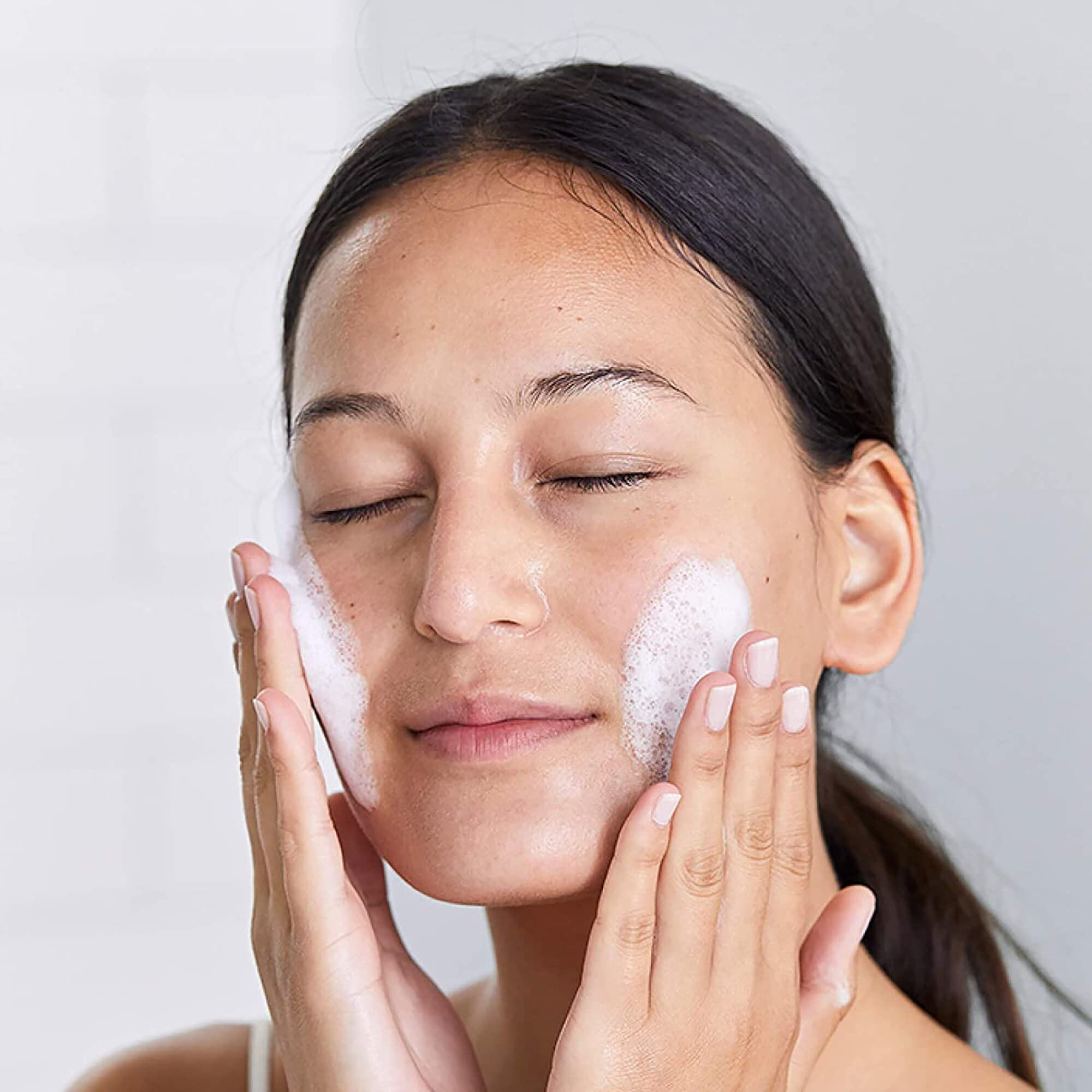DHC Limpiador Facial Espumoso apto para todo tipo de piel sensible